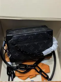 Louis Vuitton ブラックショルダーバッグ