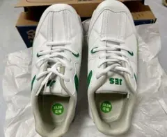 Item thumbnail for item 1bd4f3ac-bd0f-468e-9ce7-c96be19b058f