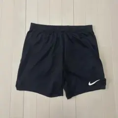 Nike 黒 ショートパンツ