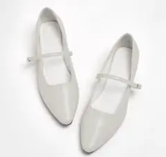 【新品】チャッカン靴　パンプス　アイボリー