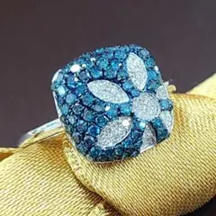 セール!可愛いフラワーデサイン0.55ct ダイヤモンド K18 WGリング 鑑