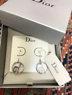 新品未使用 dior ロゴ サークルピアス