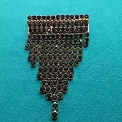 ブローチ