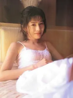 ringoapple　大石恵 直筆サイン入り 銀色直筆サイン入り 大石恵 写真集 eternal 初版発行、帯付 ワニ