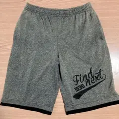 140サイズ グレー 半ズボン　ハーフパンツ