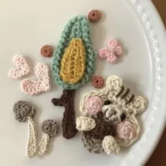 モチーフワッペン リスさん森のお散歩♪ 現品のみ