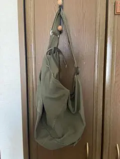 オリーブグリーン ショルダーバッグ 古着屋購入