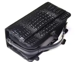 ■新品　送料込み■牛革クロコダイル型押し　Wファスナー　BOX型　セカンドバッグ