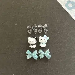 ネイルパーツ　キティちゃんとブルーと黒チェックのリボン