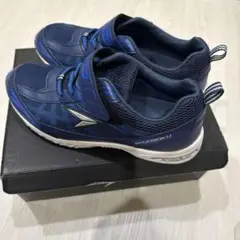 瞬足　防水 軽量 25cm EE 美品
