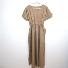 ワンピース　ベージュ　リボン　半袖
