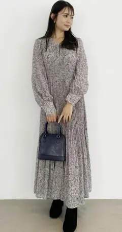 【新品】ココディール フロッキープリントプリーツワンピース モカ