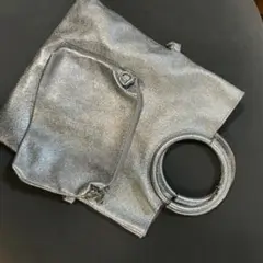 新品　laura di maggio シルバーミニポーチ 牛革　チェーン　ベルト
