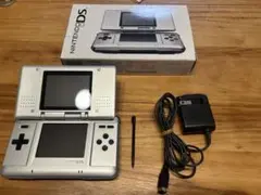 ニンテンドーDS シルバー 本体 充電器・タッチペン付き