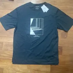 グラフィックプリント グリーンTシャツタグ付き