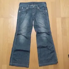 LEVI’S ローライズデニム フレアデニム