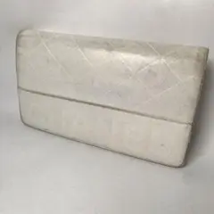 CHANEL シャネル 長財布 折り財布 ホワイト 白 ロゴ型押し