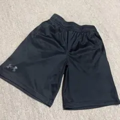Under Armour 黒 ハーフパンツ