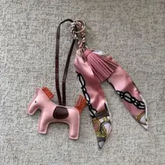 【新品】　馬　ポニー　バッグチャーム　キーホルダー　ピンク　スカーフ付き