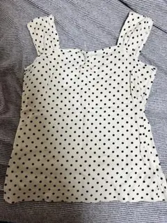 水玉模様のクリーム色タンクトップ M