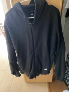 adidasパーカー2