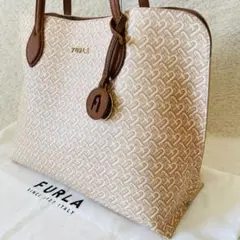 【美品】FURLA トートバッグ 肩掛け ベージュ系 A4可能 大容量 レザー
