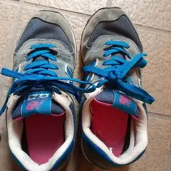 New Balance スニーカー 青 グレー