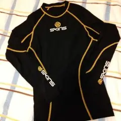 SKINSスキンズ　コンプレッションウェア　M