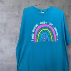 【GILDAN】虹デザインのターコイズTシャツ　XL 古着　海外