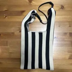 Item thumbnail for item 43aa8435-3953-4e77-817d-a4b3ac62e09d