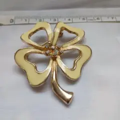 四つ葉のクローバーブローチ ストーン付き