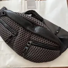 nouerメッシュボディーバック、グレー