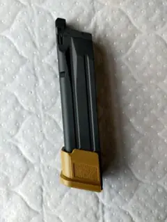 SIG ブイエフシィ M17 M18 co2マガジン 02-3 TAN 未使用品 SIG SAUER: SIG AIR Proforce M17用 CO2 スペアマガジン 21連