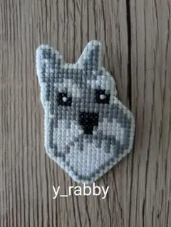 犬の顔 クロスステッチ刺繍ブローチ