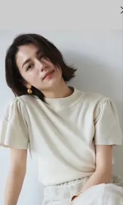 フレアスリーブボトルネックニット