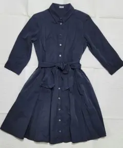 紺のワンピース