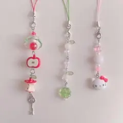 ビーズキーホルダー：甘い香りに誘われてB