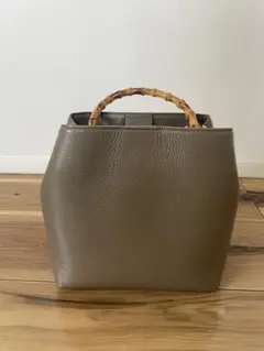 NOBLE バンブーハンドルハンドバッグ