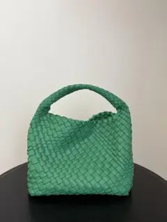 グリーン　ハンドバッグ