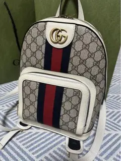 GUCCI GGスプリーム スモールバックパック