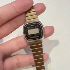 CASIO デジタル腕時計 ゴールド