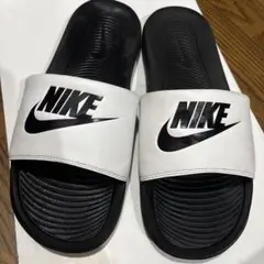 NIKE ブラック ホワイト　スライドサンダル　ベナッシ　30㎝