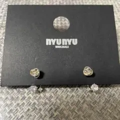 NYUNYU ピアス クリスタルデザイン