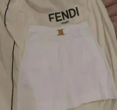 新品 FENDI ホワイトショートパンツ