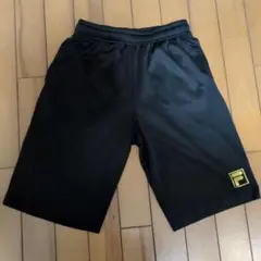 FILA 黒 ハーフパンツ160