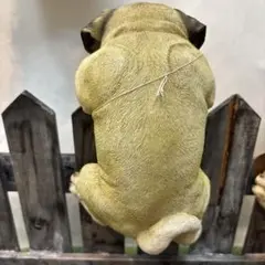 パグの置物 樹脂製 約23cm 引っ掛けタイプ