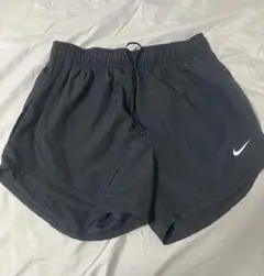 Nike ブラックショートパンツ