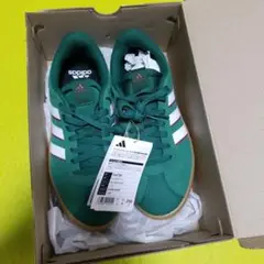 adidas スニーカーVLコート3.0