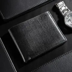 残り僅か！　ブラック　二つ折り財布　軽量　カジュアル　コンパクト　カード