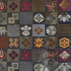 ❤︎ハンドメイド資材❤︎ 42 ❤︎ 金襴　薄手　家紋柄